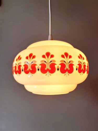 Suspension en opaline sérigraphiée 1970