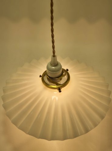 Suspension en opaline