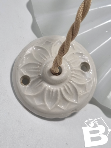 Suspension en opaline