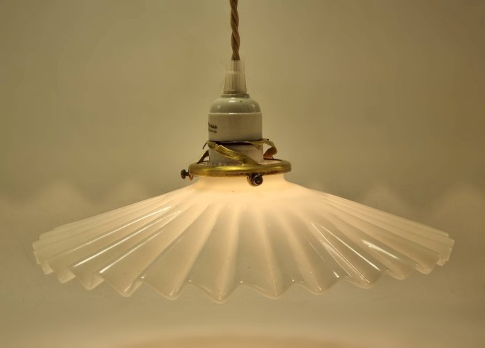 Suspension en opaline