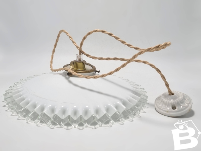 Suspension en opaline