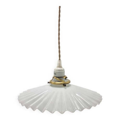 Suspension en opaline