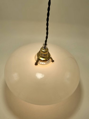 Suspension en opaline