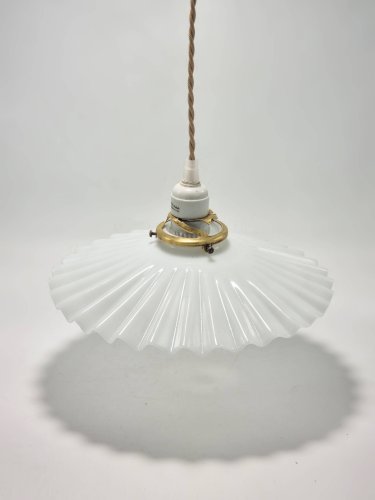 Suspension en opaline