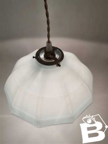 Suspension en opaline