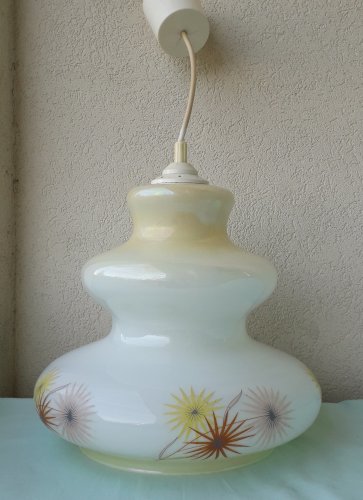 Suspension en opaline