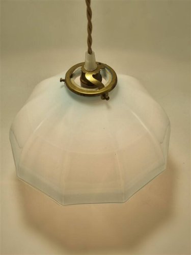 Suspension en opaline