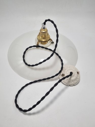 Suspension en opaline