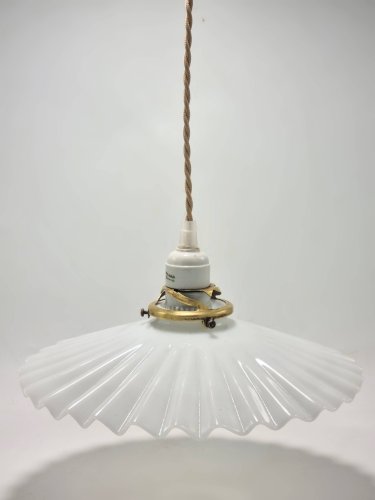 Suspension en opaline