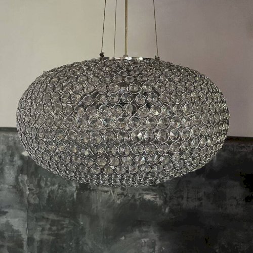 Suspension en perles de verre et métal chromé