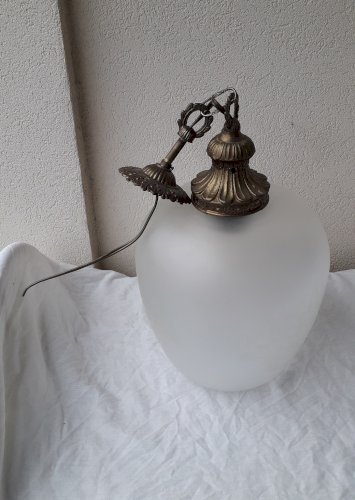 Suspension en verre et bronze