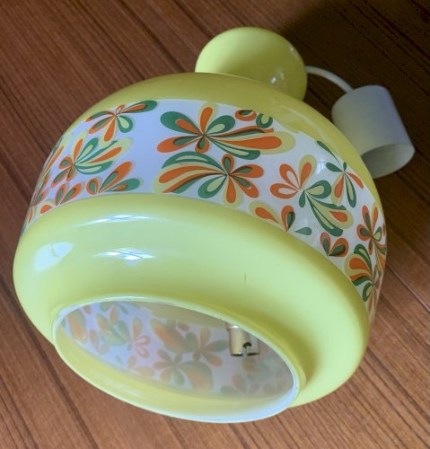 Suspension luminaire opaline jaune frise floral 1970's très bel état