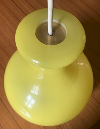 Suspension luminaire opaline jaune frise floral 1970's très bel état