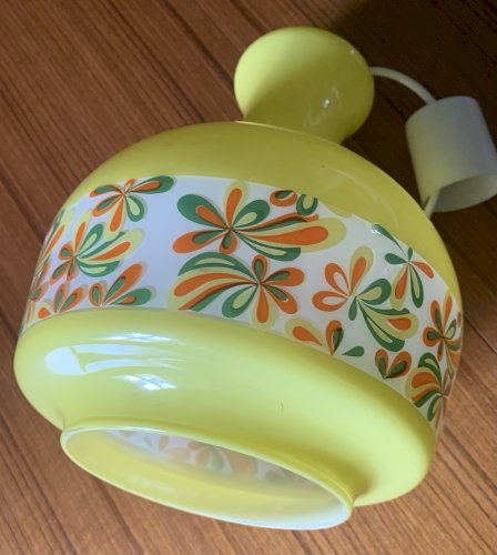 Suspension luminaire opaline jaune frise floral 1970's très bel état