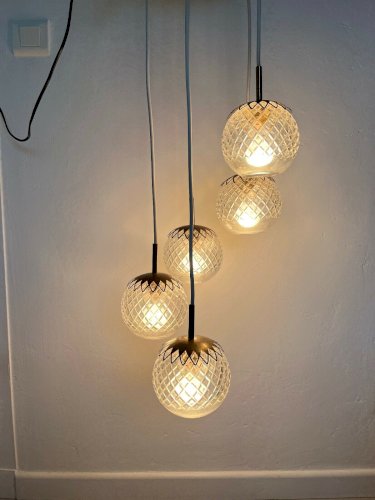 SUSPENSION, LUSTRE ITALIEN  CASCADE  EN LAITON ET VERRE TEXTURE ANNEES 70