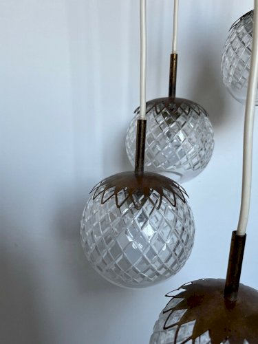 SUSPENSION, LUSTRE ITALIEN  CASCADE  EN LAITON ET VERRE TEXTURE ANNEES 70