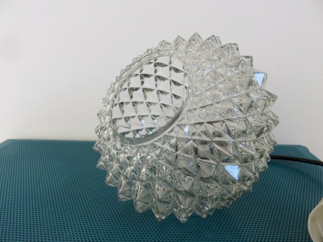 SUSPENSION, LUSTRE  POINTE DE DIAMANT  EN FORME DE GOUTTE DEAU ANNEES 50 60