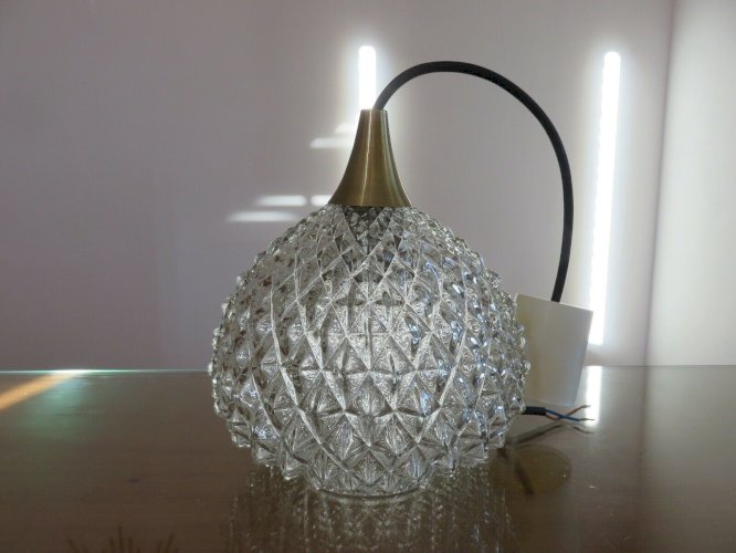 SUSPENSION, LUSTRE  POINTE DE DIAMANT  EN FORME DE GOUTTE DEAU ANNEES 50 60