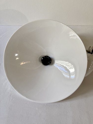 Suspension monte et baisse en céramique émaillée blanc par The French House