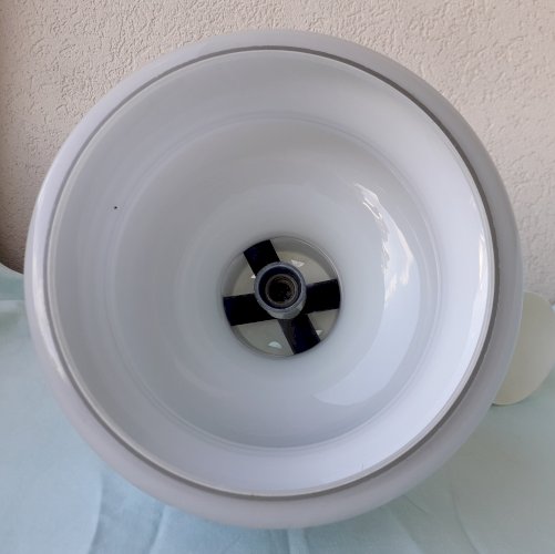 Suspension opaline grise
