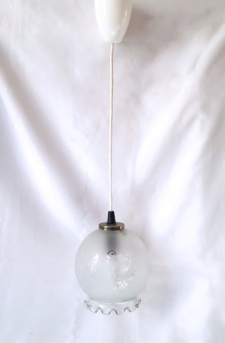 Suspension vintage abat-jour globe festonné verre sablé 