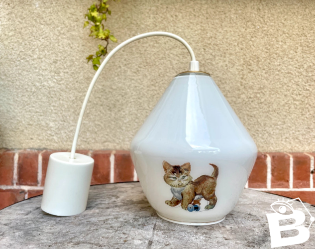 Suspension vintage en opaline 1950/1960