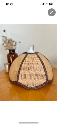 Suspension vintage en rotin formant une fleur