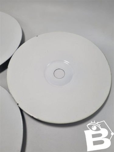 Suspensions en tôle émaillée noire