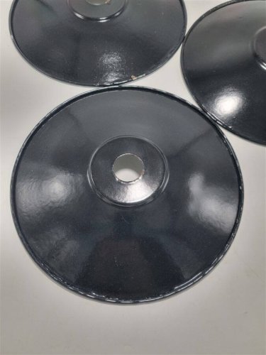 Suspensions en tôle émaillée noire