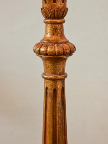 Suzanne, la lampe à poser en bois doré N°506