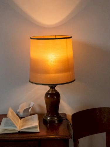 Suzanne, la lampe à poser en bois N°445