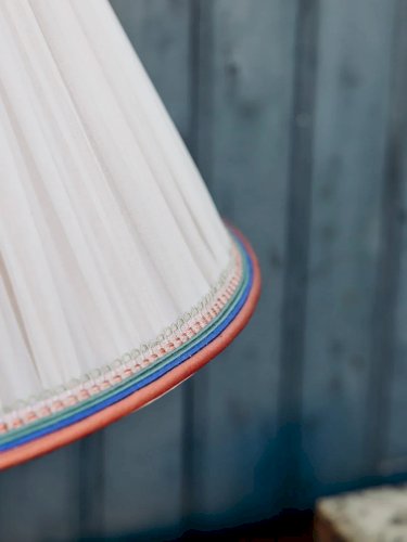 Suzanne, la lampe à poser en céramique N°443