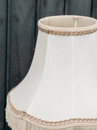 Suzanne, la lampe à poser en faïence N°414