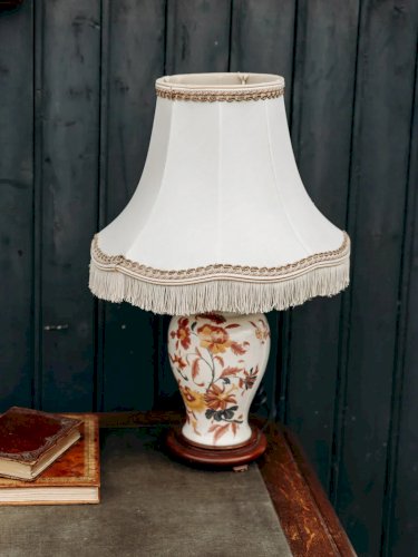 Suzanne, la lampe à poser en faïence N°414