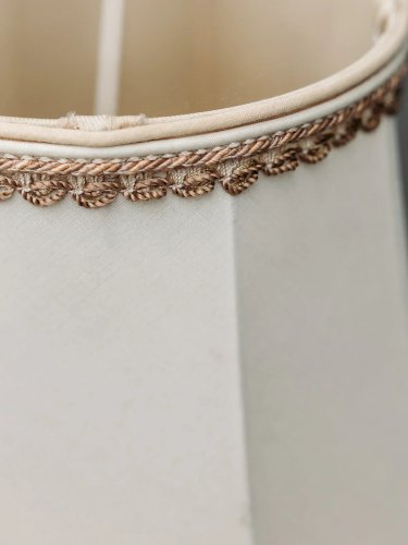 Suzanne, la lampe à poser en faïence N°414