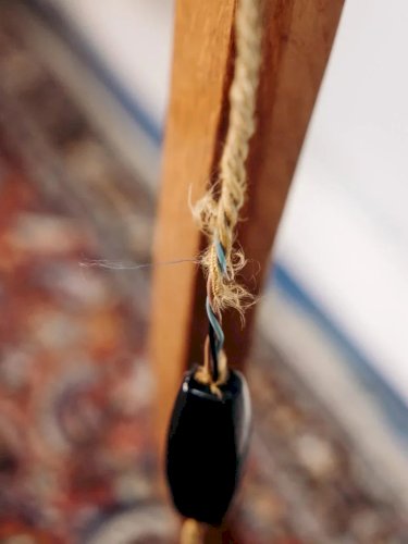 Suzanne, la lampe juponnée en laiton N°451