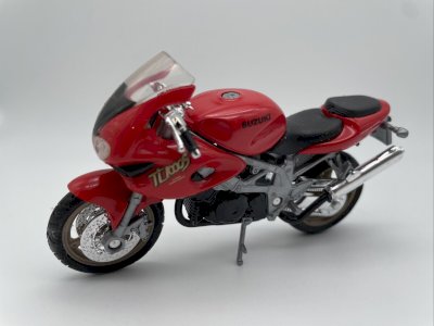 Suzuki TL 1000 S 1/18 Maisto
