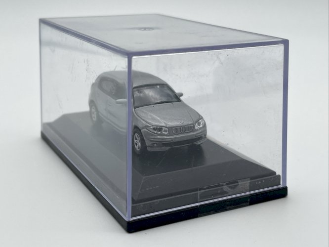  BMW 120i 1/87 Schuco