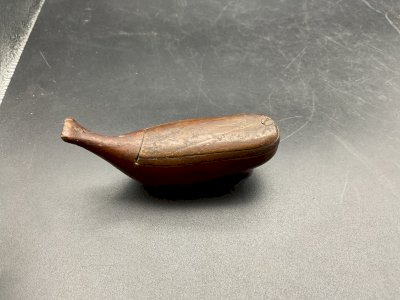 tabatière chaussure sabot bois sculpté Art Populaire snuffbox XIXème pyrogène .