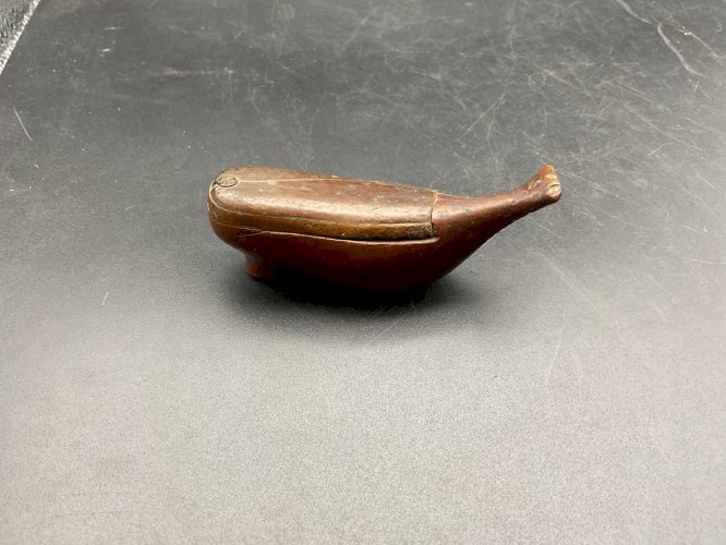 tabatière chaussure sabot bois sculpté Art Populaire snuffbox XIXème pyrogène .