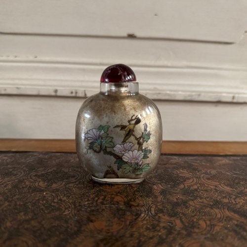Tabatière chinoise en verre peint décor d'oiseaux et de fleurs XXe M3556