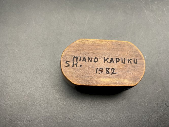 Tabatière ou autre Sculpture Bois art africain miano kapuku