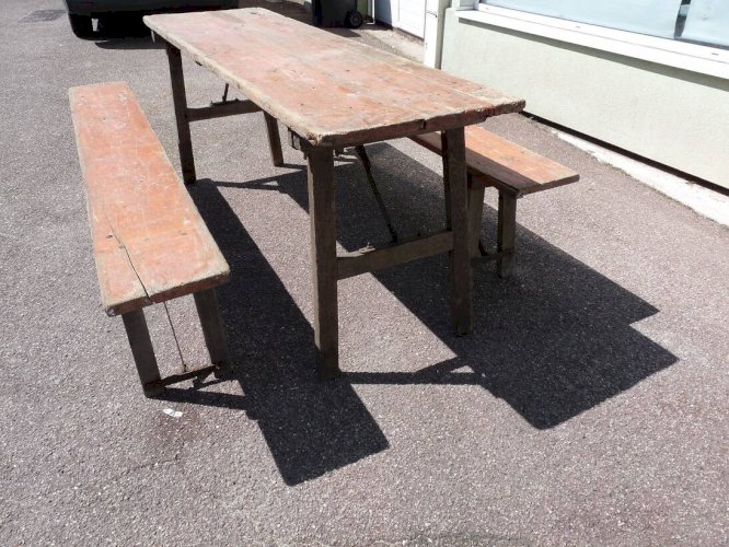 Table + 2 bancs de brasserie - ancienne brasserie l.f. Haag ingwiller prey