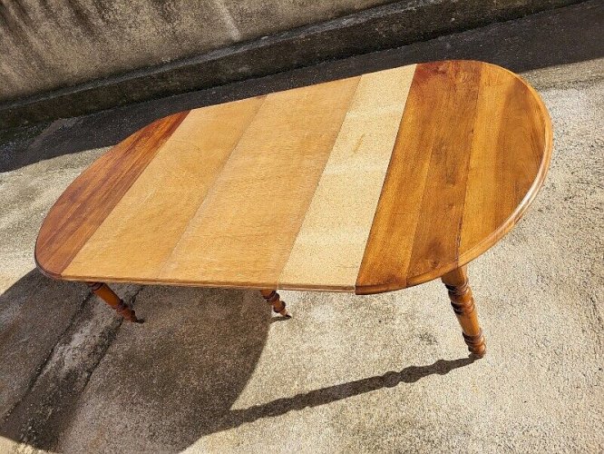 TABLE 6 PIEDS EN NOYER AVEC 3 ALLONGES DU XIX ème SIECLE N23