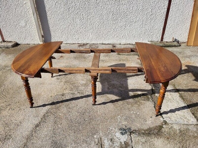 TABLE 6 PIEDS EN NOYER AVEC 3 ALLONGES DU XIX ème SIECLE N23