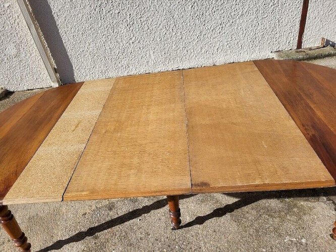 TABLE 6 PIEDS EN NOYER AVEC 3 ALLONGES DU XIX ème SIECLE N23