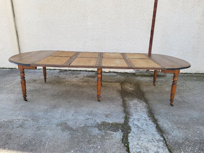 TABLE 6 PIEDS LOUIS PHILIPPE EN NOYER DU XIX ème SIECLE