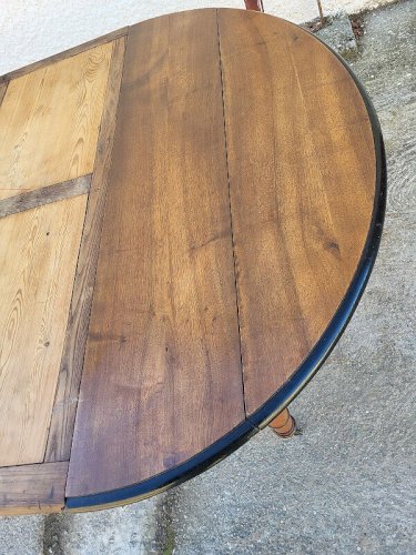 TABLE 6 PIEDS LOUIS PHILIPPE EN NOYER DU XIX ème SIECLE