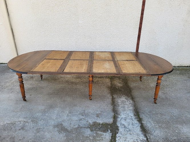 TABLE 6 PIEDS LOUIS PHILIPPE EN NOYER DU XIX ème SIECLE