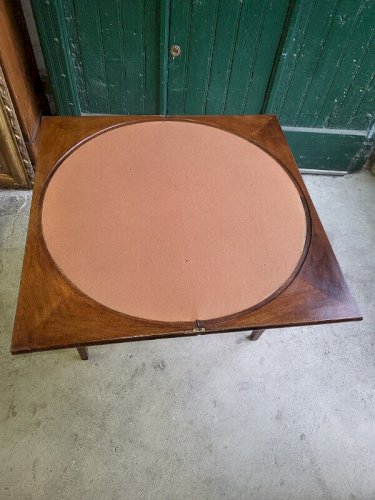 TABLE A JEUX EN NOYER DIRECTOIRE DU XIX ème SIECLE